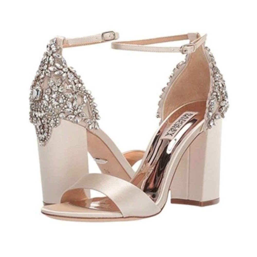 NWT Badgley Mischka Ainsley Block Heel - Ivory